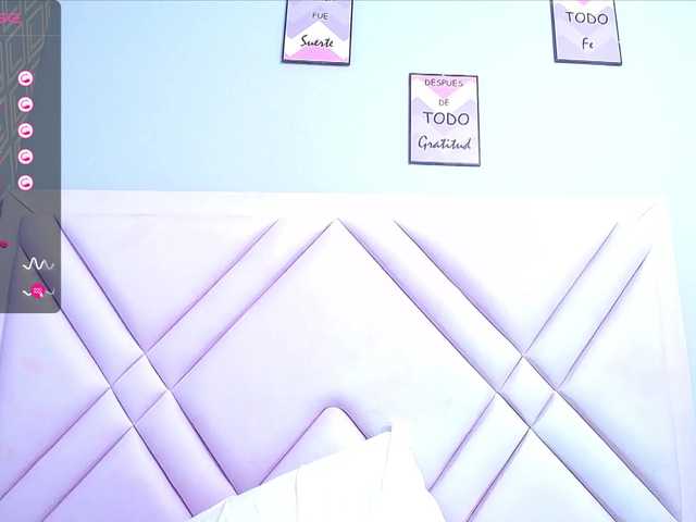 Live sex webcam photo for Badmommmy #276665866