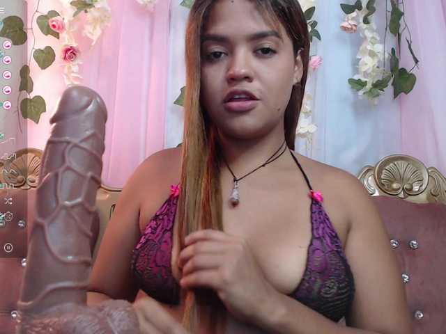 Live sex webcam photo for Badmommmy #277647645