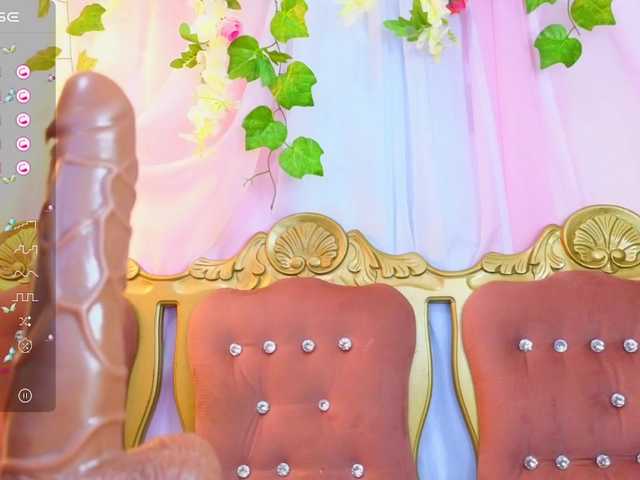 Live sex webcam photo for Badmommmy #277997622