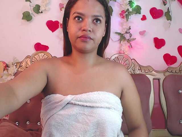 Live sex webcam photo for Badmommmy #290683825