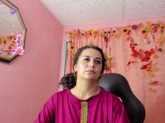 Live sex webcam photo for BadraSaadi #292165885