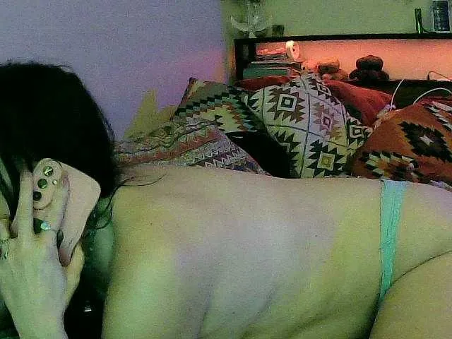 Live sex webcam photo for Bambi-40 #293485138