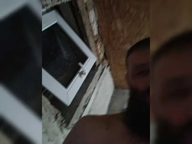 Live sex webcam photo for Bananas1313 #291578502