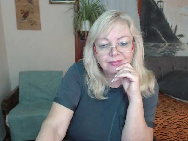 Live sex webcam photo for BarbaraBlondy #292238919