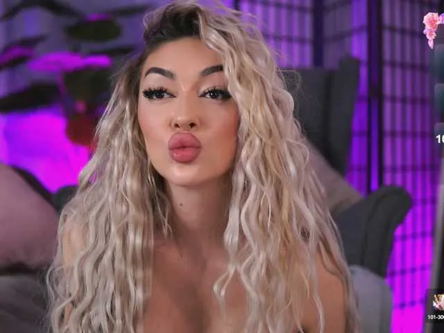 Live sex webcam photo for BarbaraMonn #290362933