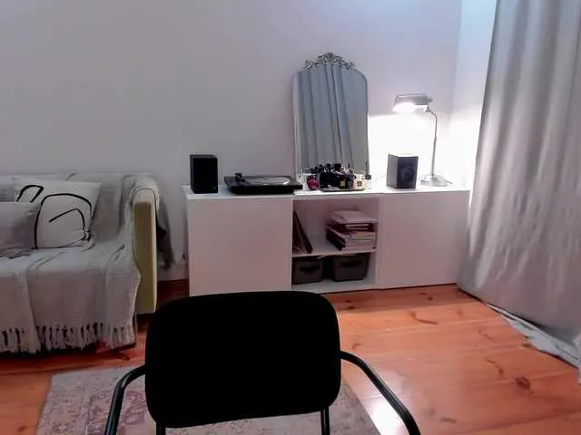 Live sex webcam photo for Basic1nstinct #276547304