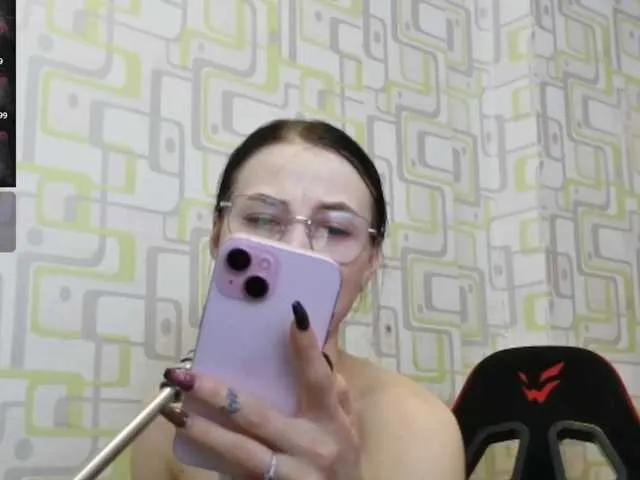 Live sex webcam photo for BattyHils #290338214