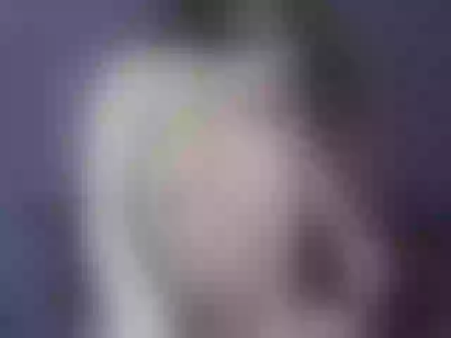 Live sex webcam photo for BattyHils #290537260