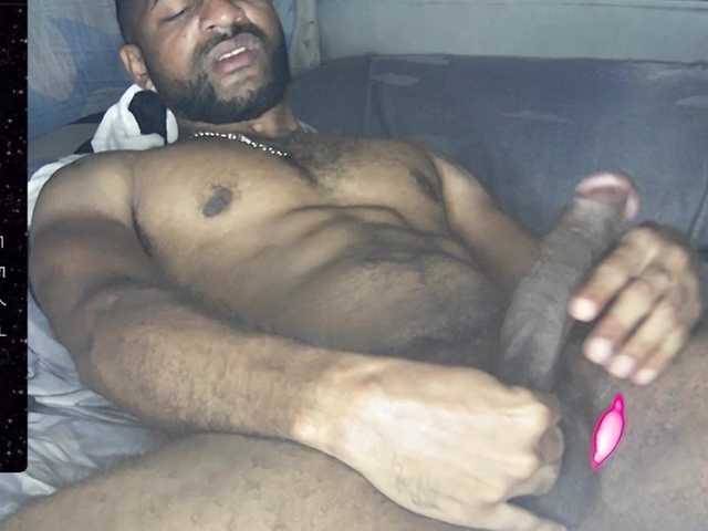 Live sex webcam photo for Bbcblackhot34 #277593734