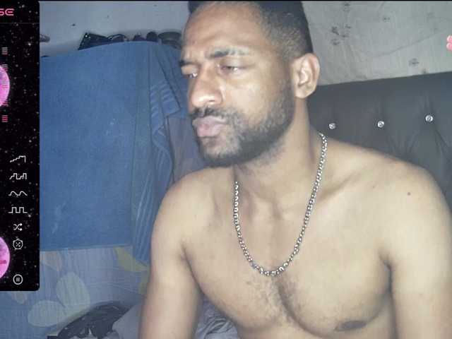 Live sex webcam photo for Bbcblackhot34 #277618775