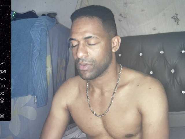 Live sex webcam photo for Bbcblackhot34 #277774722