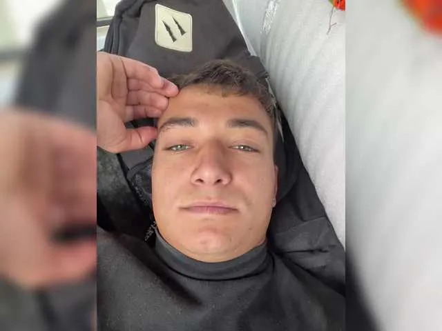 Live sex webcam photo for Beast00001 #288089755