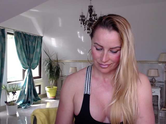 Live sex webcam photo for Beatrice2020 #273729672