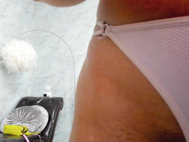 Live sex webcam photo for Beatriceee #278075335