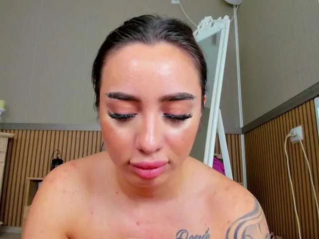 Live sex webcam photo for Beatriceee #290807902