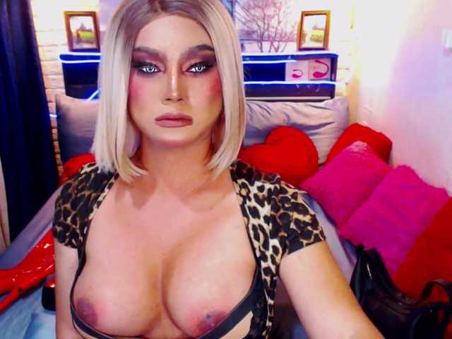 Live sex webcam photo for BeautifulStrangerts #291069592