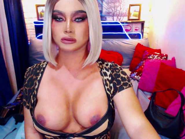 Live sex webcam photo for BeautifulStrangerts #291219121