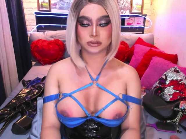 Live sex webcam photo for BeautifulStrangerts #291623795