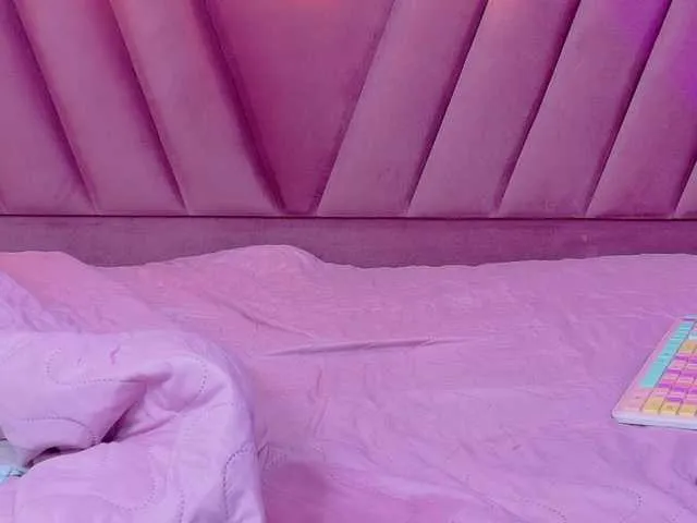 Live sex webcam photo for Beautifulskinny18 #292139400