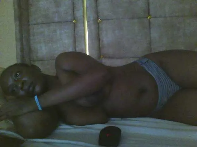 Live sex webcam photo for Beauty-Queen1 #293222181