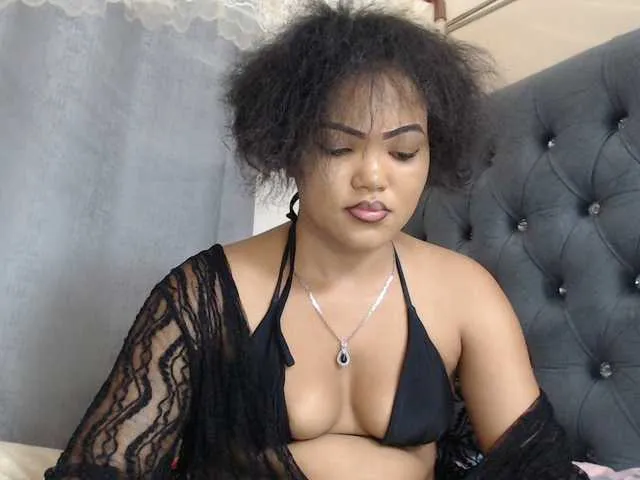 Live sex webcam photo for Beautystar12 #290827330