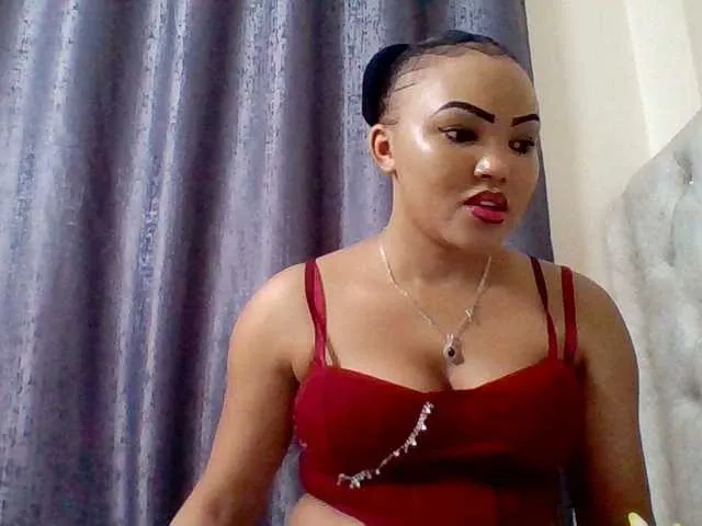 Live sex webcam photo for Beautystar12 #291700370