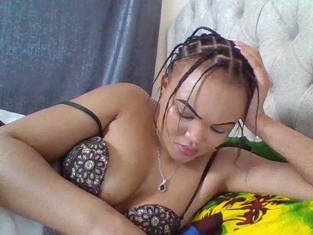 Live sex webcam photo for Beautystar12 #292023149