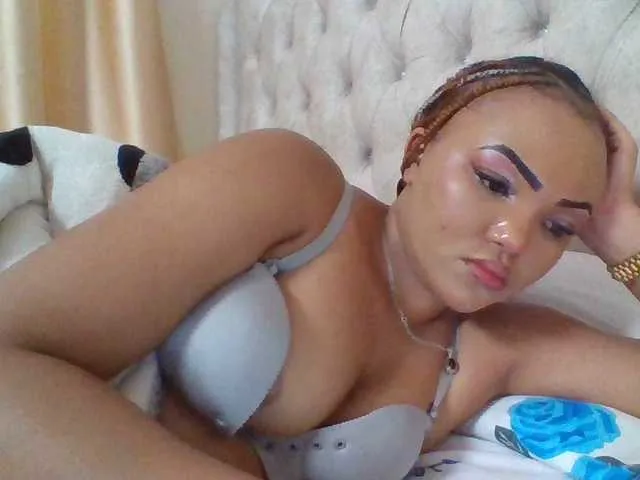 Live sex webcam photo for Beautystar12 #292821632