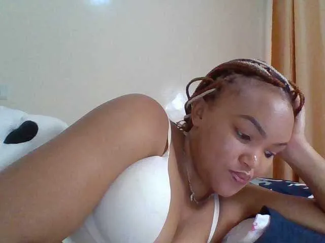 Live sex webcam photo for Beautystar12 #293710850