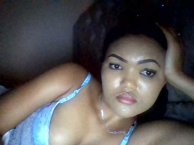 Live sex webcam photo for Beautystar12 #294176560