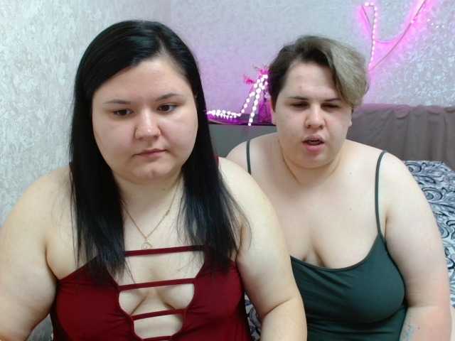 Live sex webcam photo for BeckyAndEllen #276935381