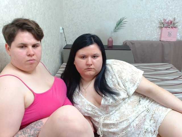 Live sex webcam photo for BeckyAndEllen #277455484