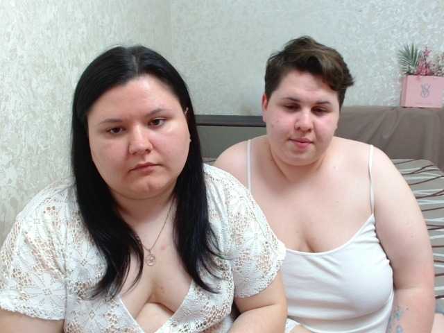 Live sex webcam photo for BeckyAndEllen #277685684