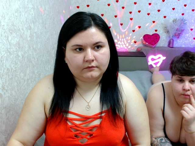 Live sex webcam photo for BeckyAndEllen #290513682