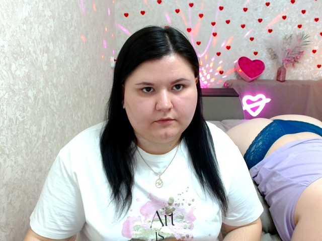 Live sex webcam photo for BeckyAndEllen #290550373