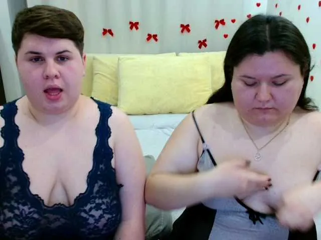 Live sex webcam photo for BeckyAndEllen #292145182