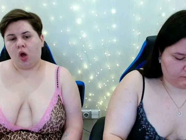 Live sex webcam photo for BeckyAndEllen #293940077
