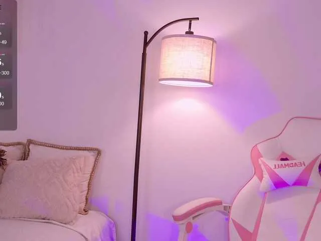 Live sex webcam photo for BeckyJamesX #290912341