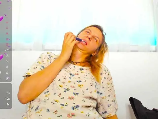 Live sex webcam photo for Beellami #291500836