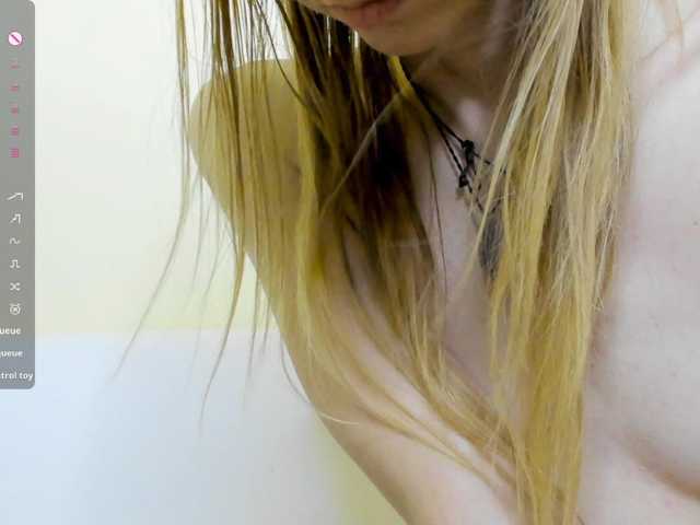 Live sex webcam photo for Beellami #294245895