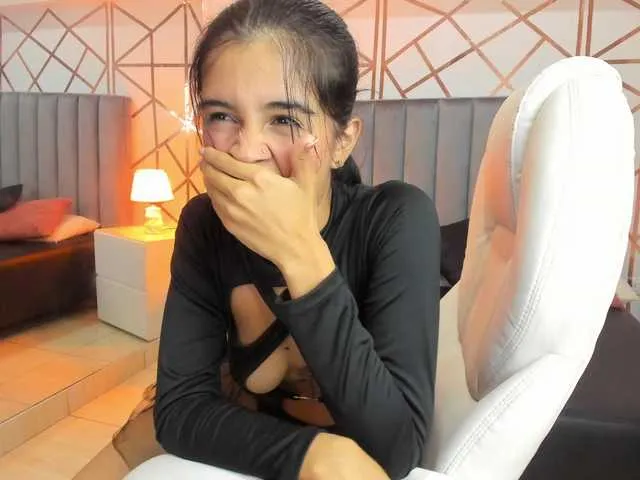 Live sex webcam photo for Bella-Owens #291001543