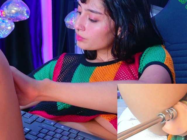 Live sex webcam photo for BellaBlackxx #290687126