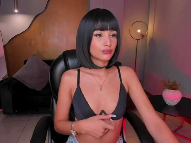 Live sex webcam photo for BellaCarteer #291285392