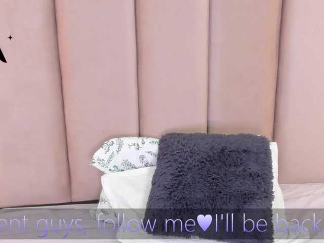 Live sex webcam photo for BellaCollins #274440430