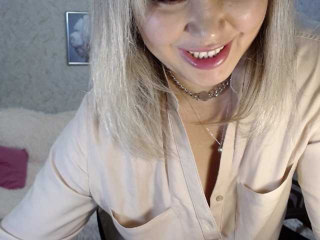 Live sex webcam photo for BellaGraf #272032170