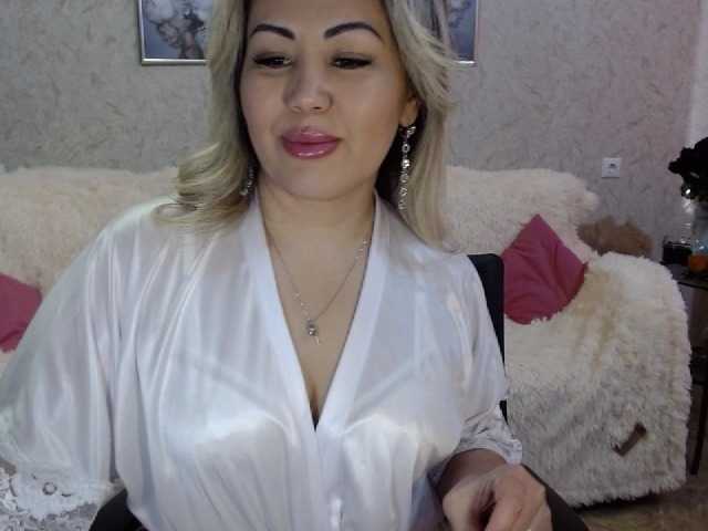 Live sex webcam photo for BellaGraf #272788806