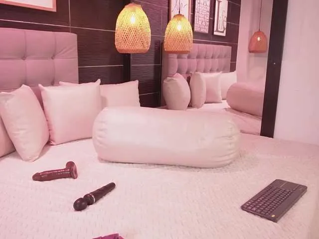 Live sex webcam photo for BellaLatina #292425984