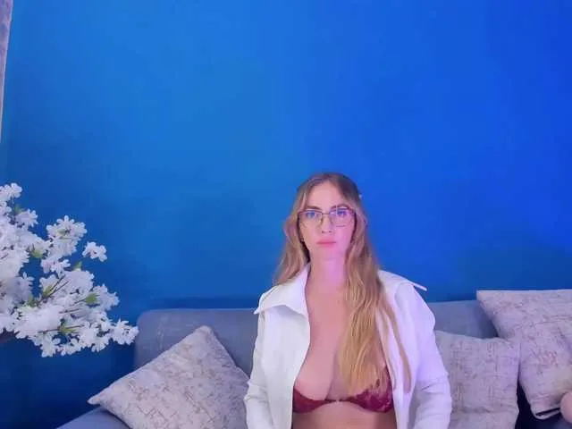Live sex webcam photo for BellaMarieX #292743457