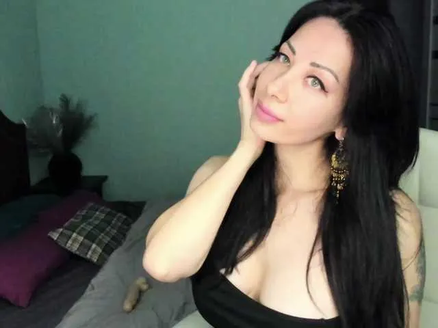 Live sex webcam photo for BellaMcQueen #290599724