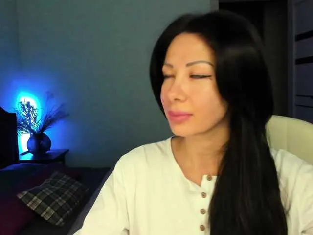 Live sex webcam photo for BellaMcQueen #290653317